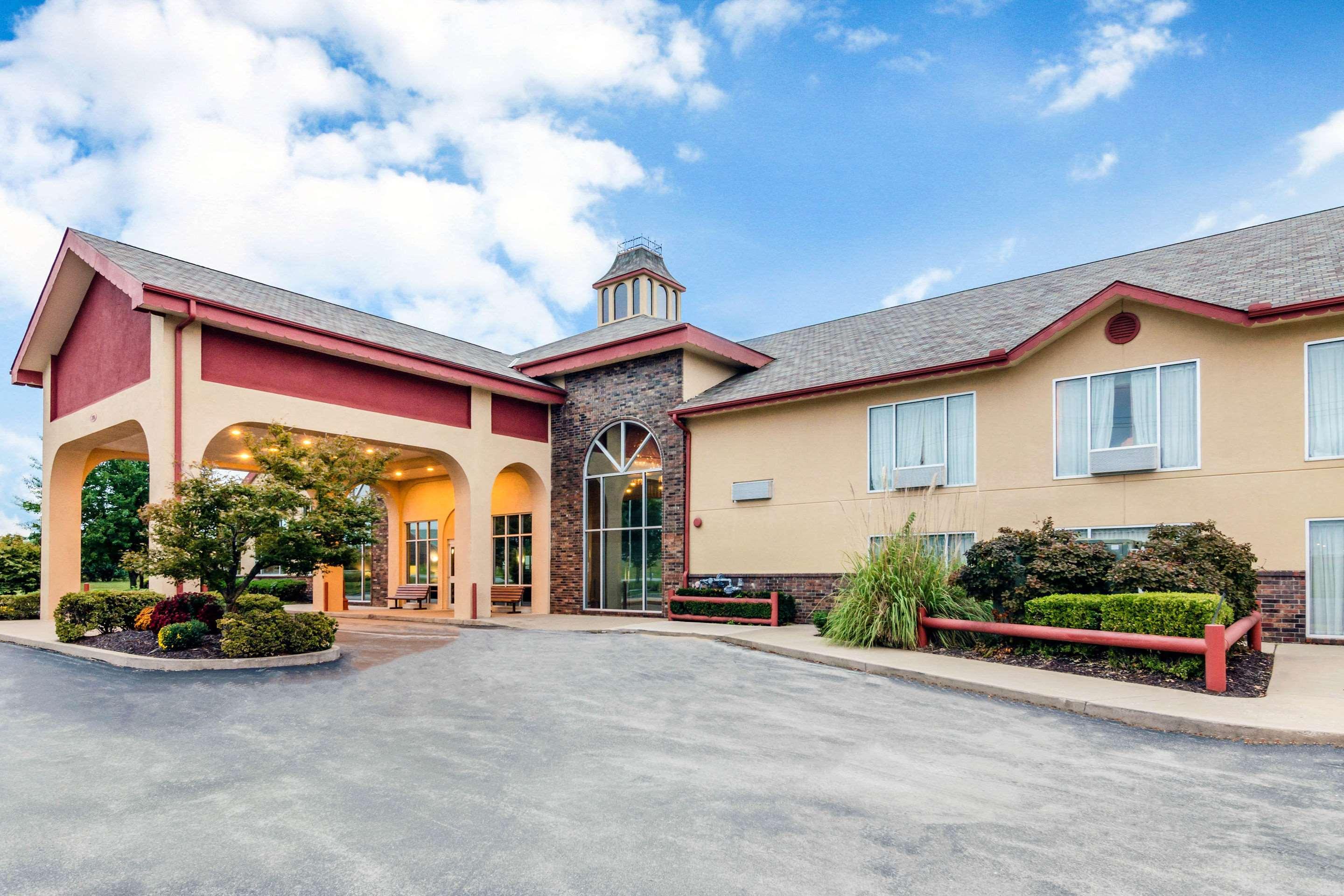 Quality Inn & Suites Carthage Ngoại thất bức ảnh