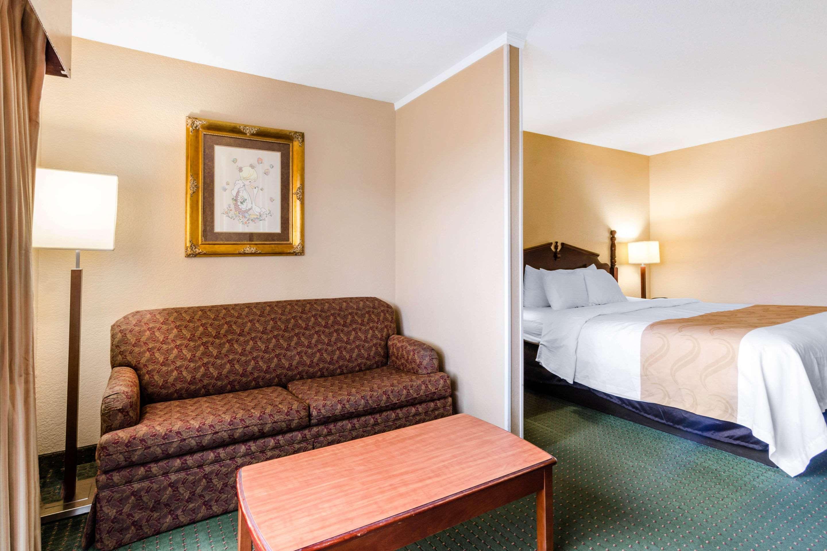 Quality Inn & Suites Carthage Ngoại thất bức ảnh