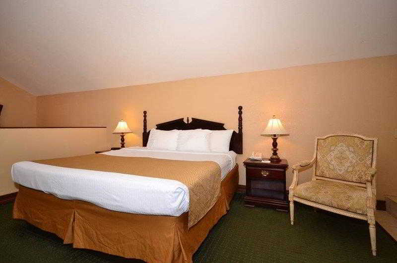 Quality Inn & Suites Carthage Ngoại thất bức ảnh