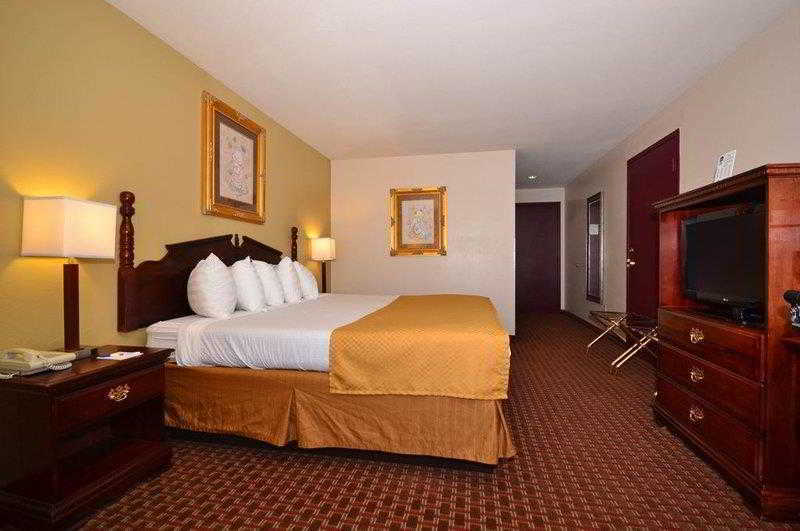 Quality Inn & Suites Carthage Ngoại thất bức ảnh